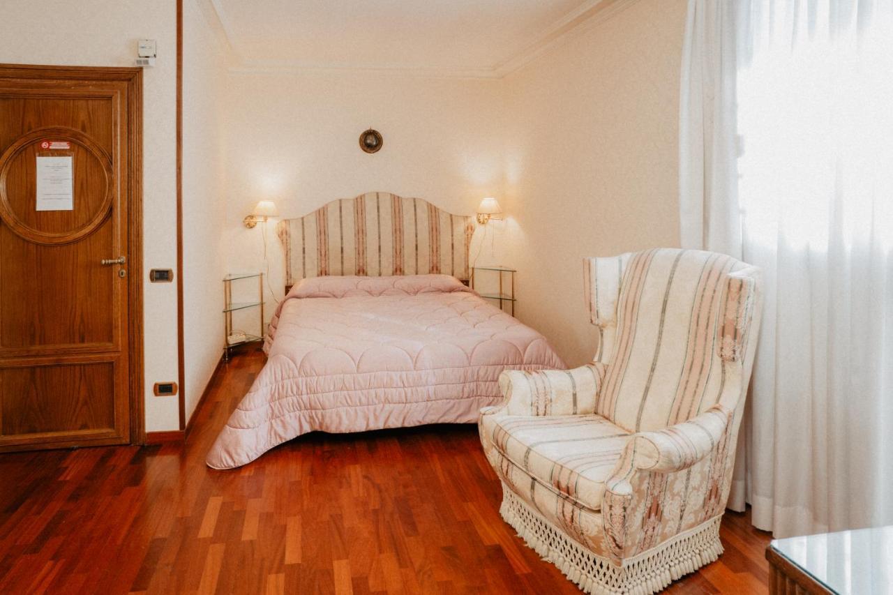 Villa Luigi XVI Taranto Exterior foto